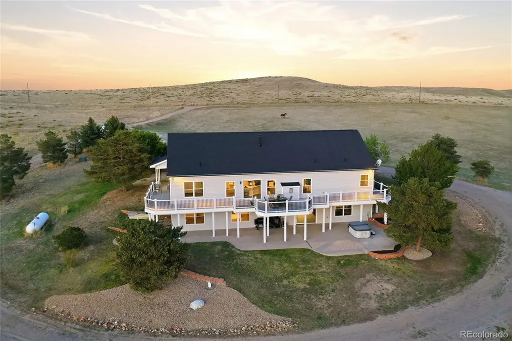 4153 S Lookout Hill Street Watkins CO 80137