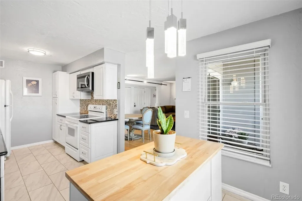 7395 E Eastman Avenue Denver CO 80231