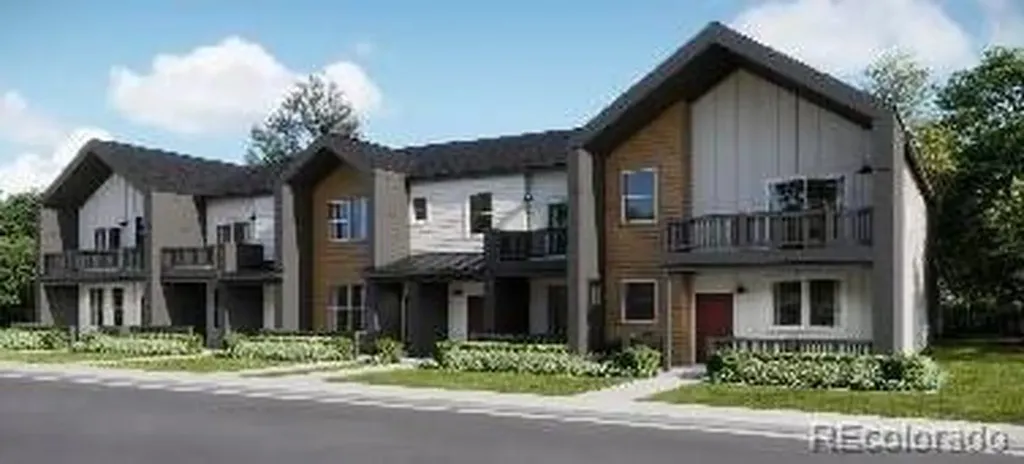 8871 Whiteclover Street Littleton CO 80125