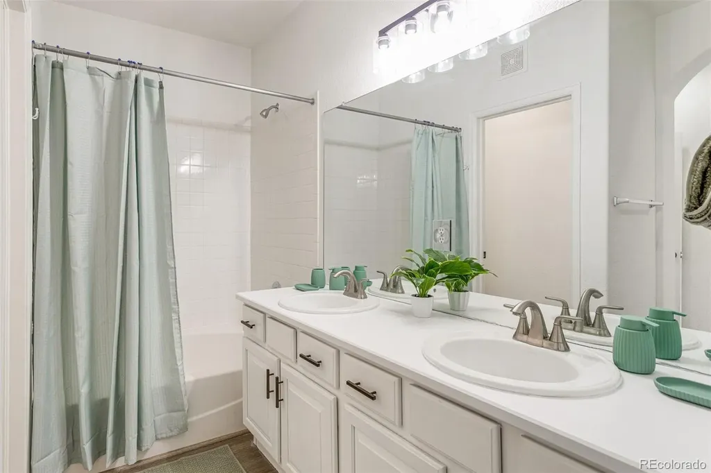 23043 E Ontario Drive Aurora CO 80016