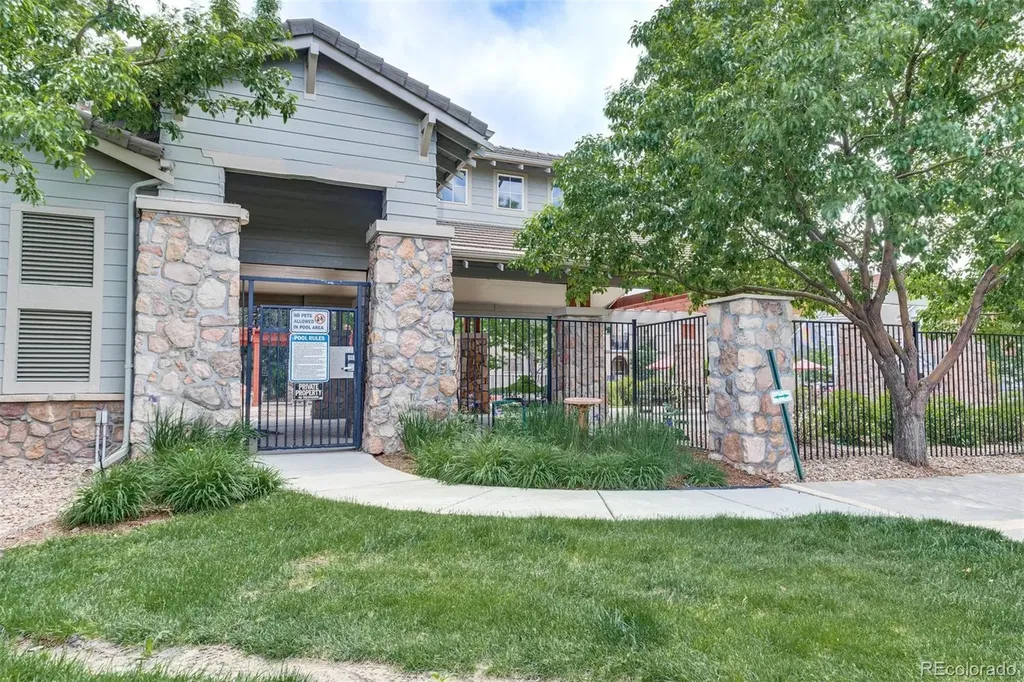 23043 E Ontario Drive Aurora CO 80016