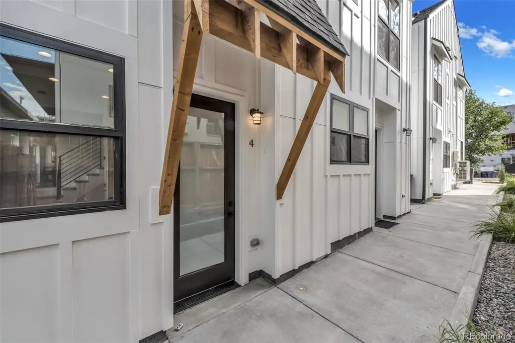 3219 W 19th Avenue Denver CO 80204