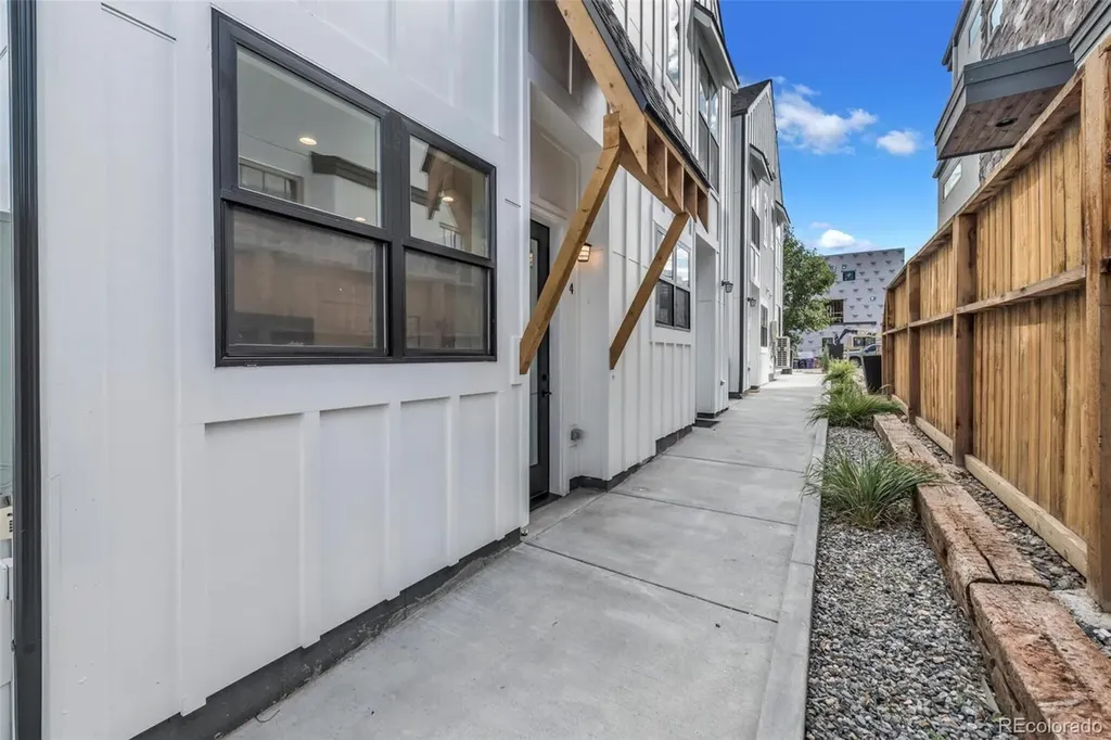 3219 W 19th Avenue Denver CO 80204