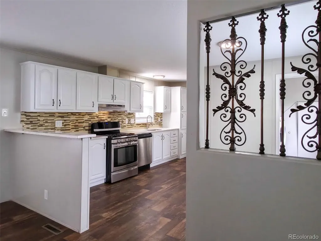 1743 Pagosa Way Aurora CO 80011