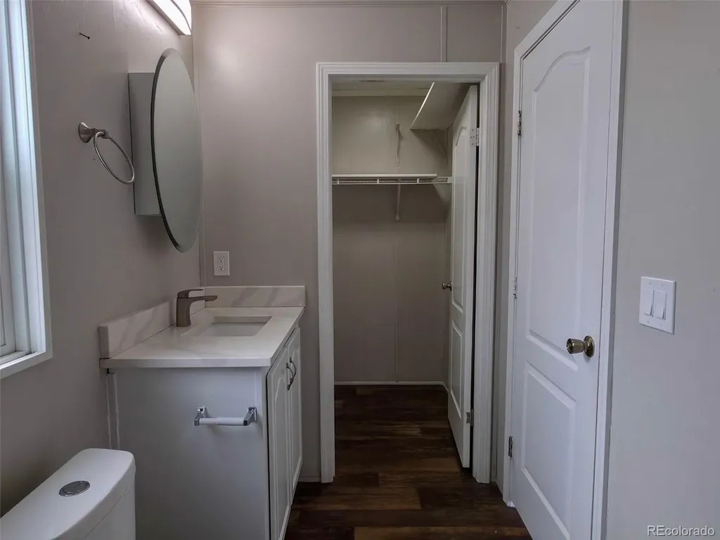 1743 Pagosa Way Aurora CO 80011