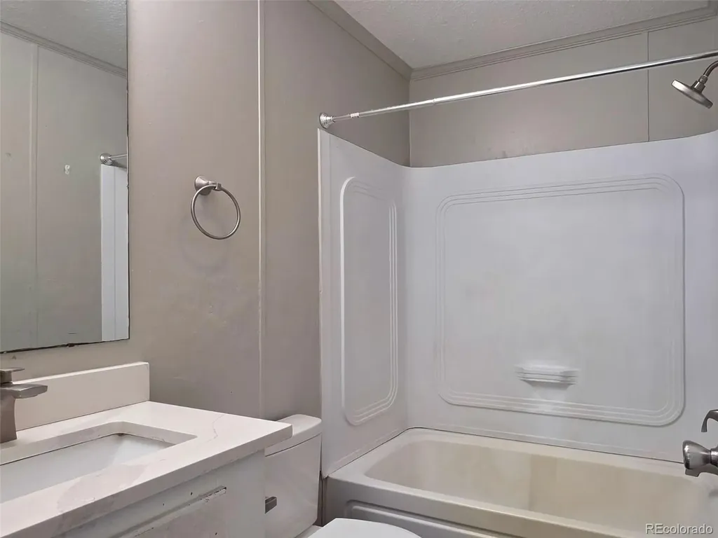 1743 Pagosa Way Aurora CO 80011