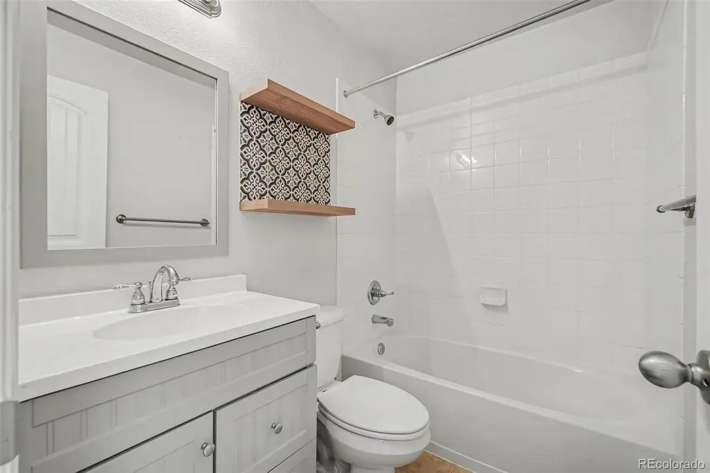 1887 E 11th Street Loveland CO 80537