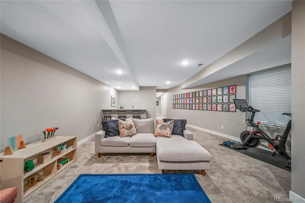 6322 N Emporia Street Denver CO 80238