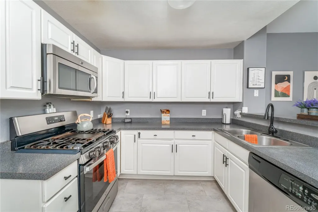 3923 Nicki Heights Colorado Springs CO 80906