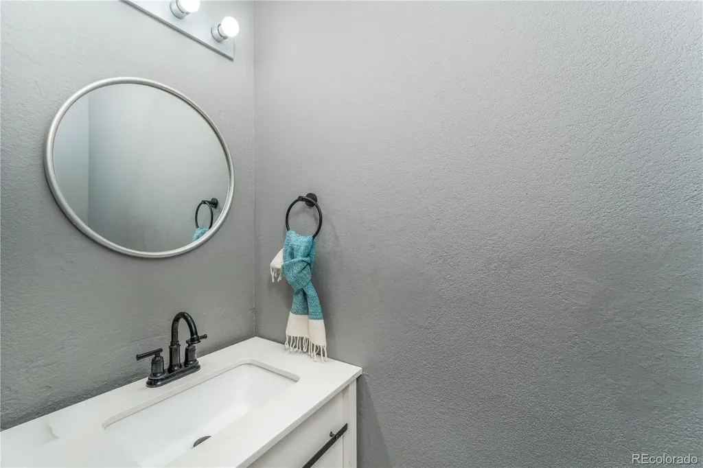 3923 Nicki Heights Colorado Springs CO 80906