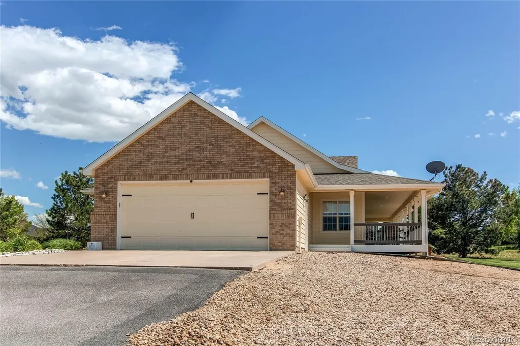 895 Antelope Drive W Bennett CO 80102