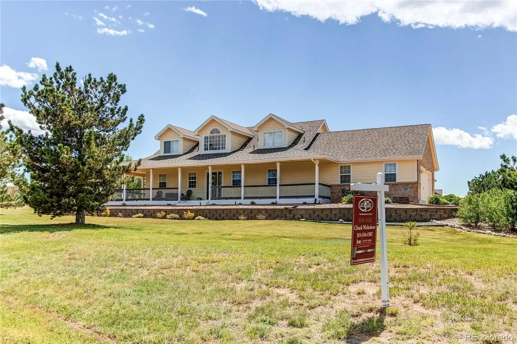 895 Antelope Drive W Bennett CO 80102