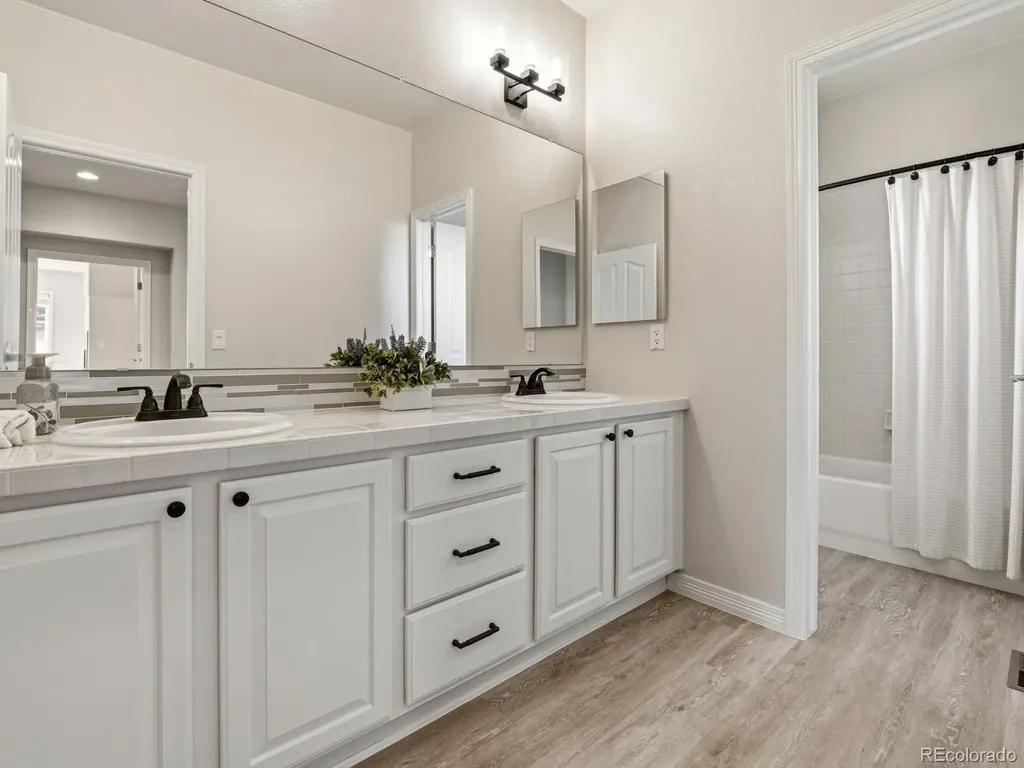 2794 Pemberly Avenue Highlands Ranch CO 80126