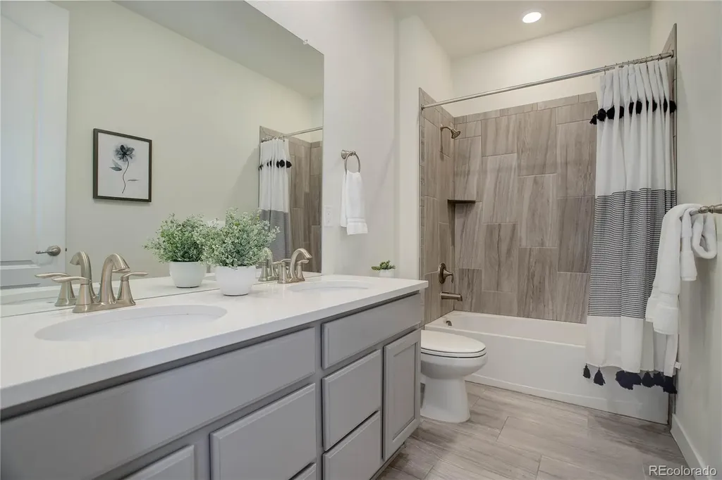 9750 Taylor River Circle Littleton CO 80125