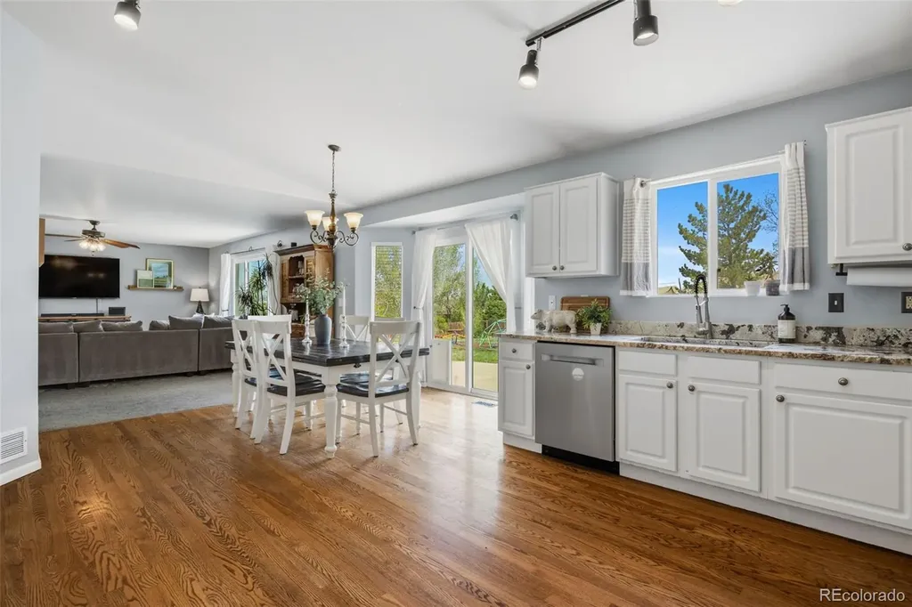 7026 Pine Hills Way Littleton CO 80125