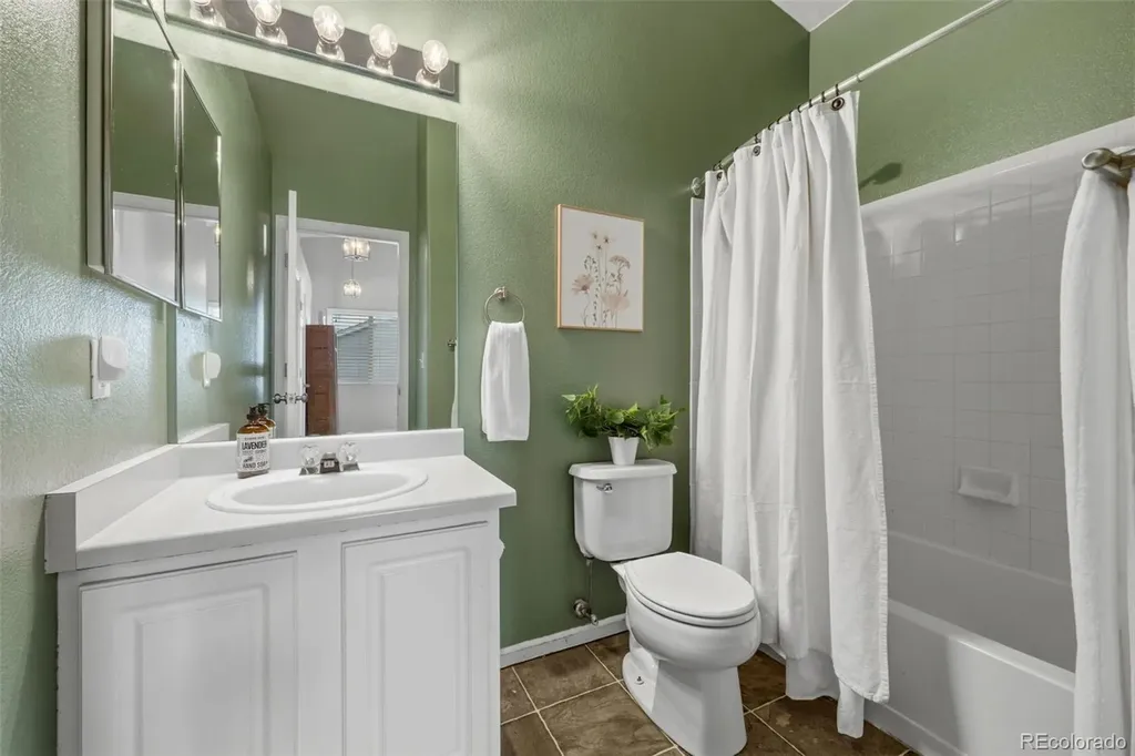 7026 Pine Hills Way Littleton CO 80125
