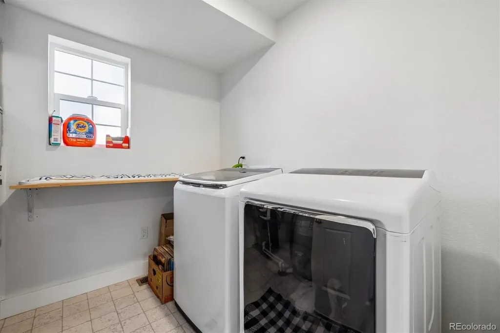 221 S Oak Hill Street Aurora CO 80018