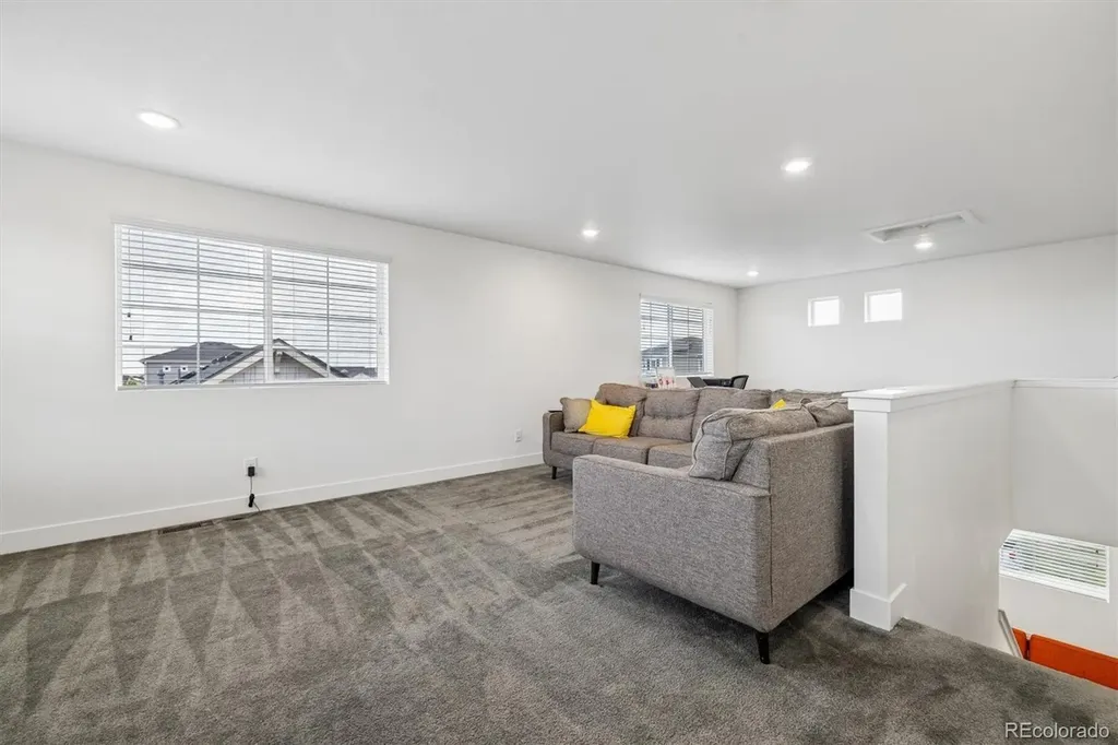 221 S Oak Hill Street Aurora CO 80018