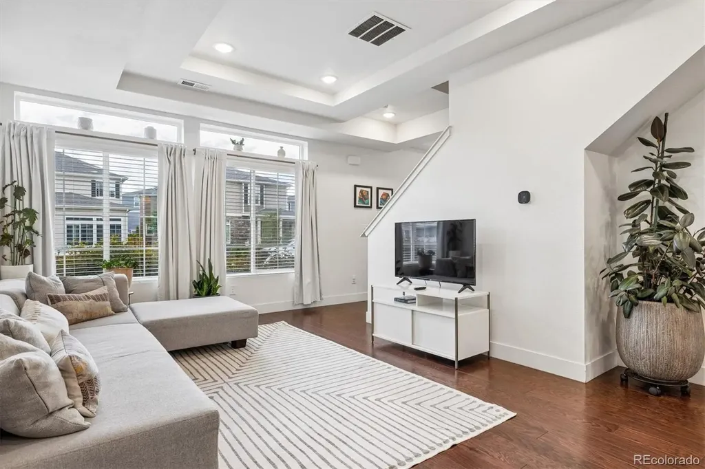 221 S Oak Hill Street Aurora CO 80018