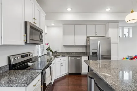 221 S Oak Hill Street Aurora CO 80018