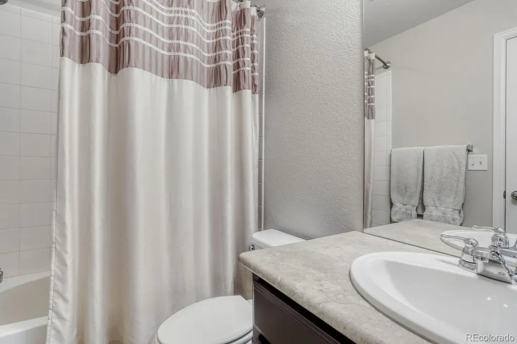 2116 Addie Rose Lane Longmont CO 80501