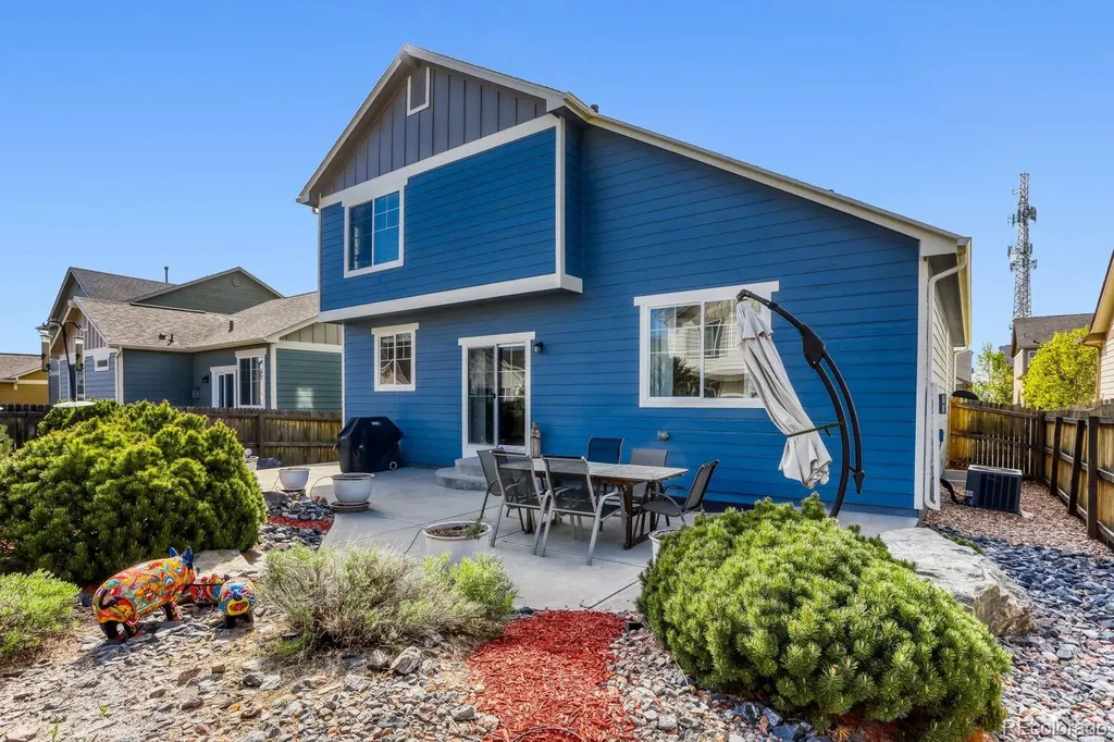 2116 Addie Rose Lane Longmont CO 80501
