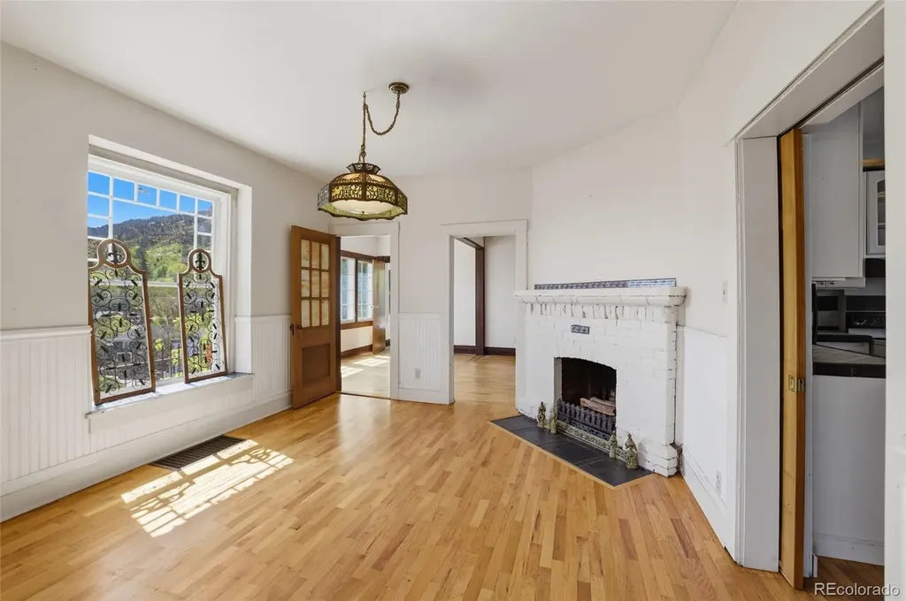 106 Waltham Avenue Manitou Springs CO 80829