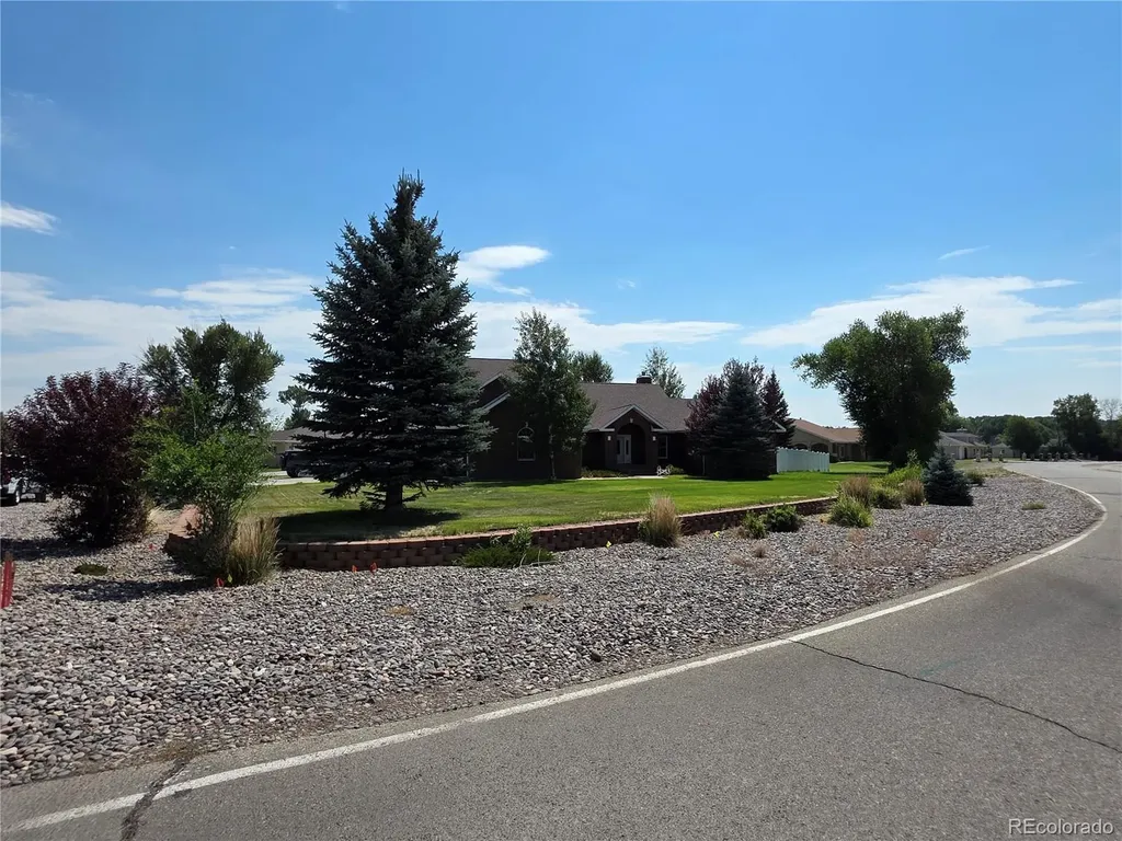 800 Cottonwood Circle Alamosa CO 81101