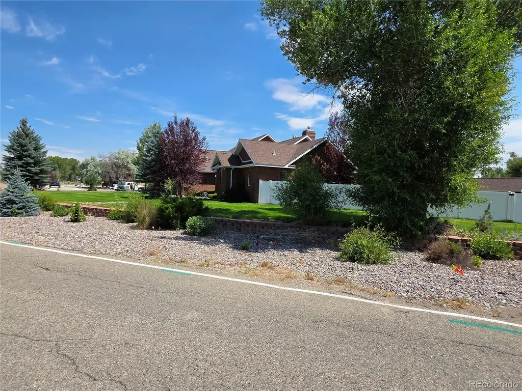 800 Cottonwood Circle Alamosa CO 81101