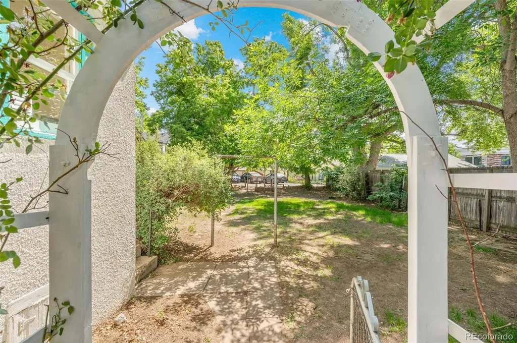 1008 La Farge Avenue Louisville CO 80027