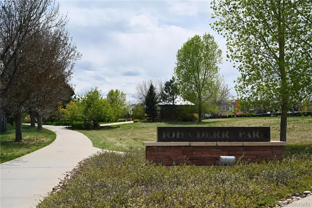 301 Inverness Way Englewood CO 80112