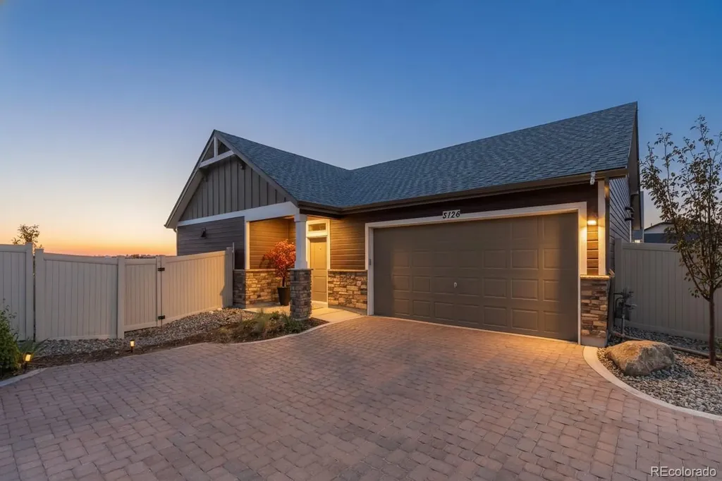 5126 N Quemoy Court Aurora CO 80019