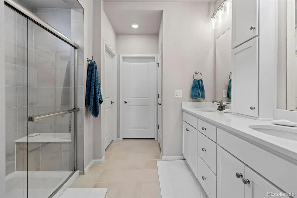 5126 N Quemoy Court Aurora CO 80019