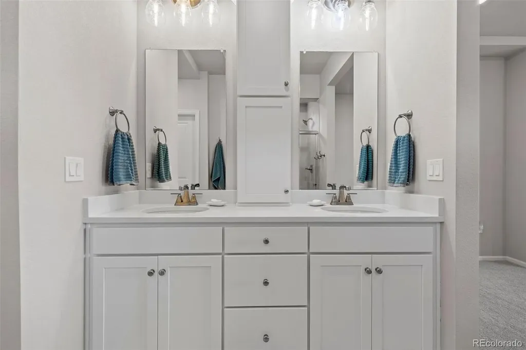 5126 N Quemoy Court Aurora CO 80019