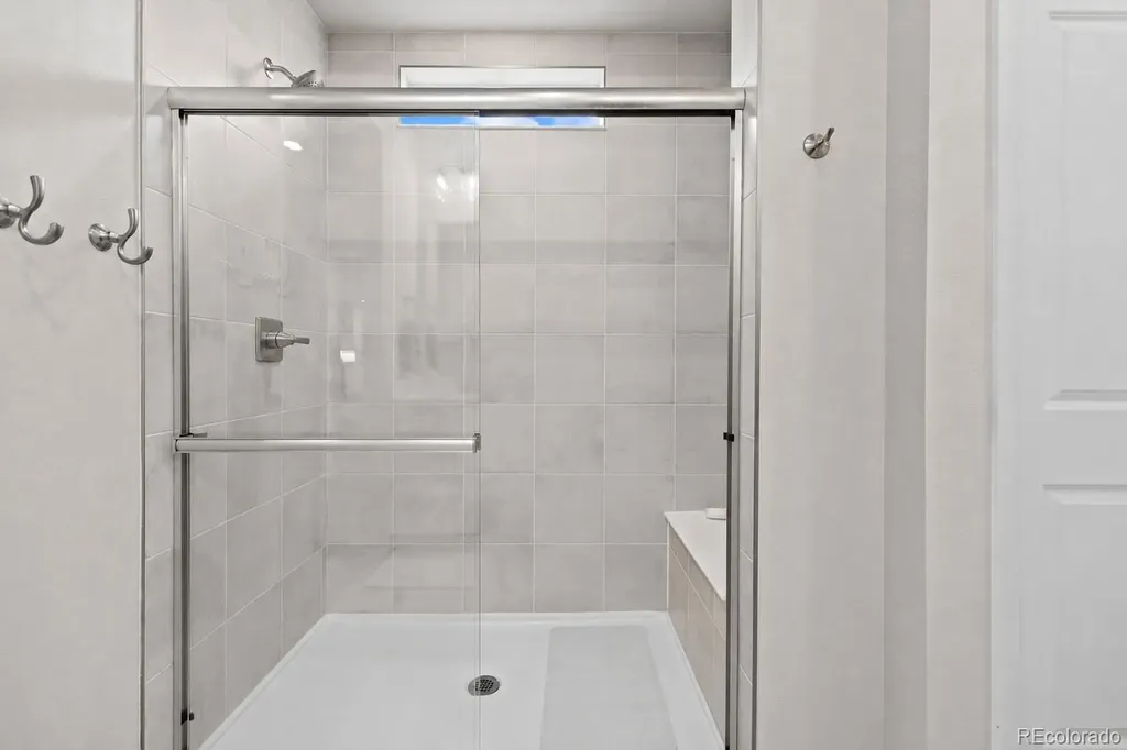 5126 N Quemoy Court Aurora CO 80019