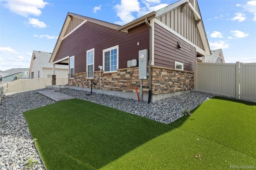 5126 N Quemoy Court Aurora CO 80019