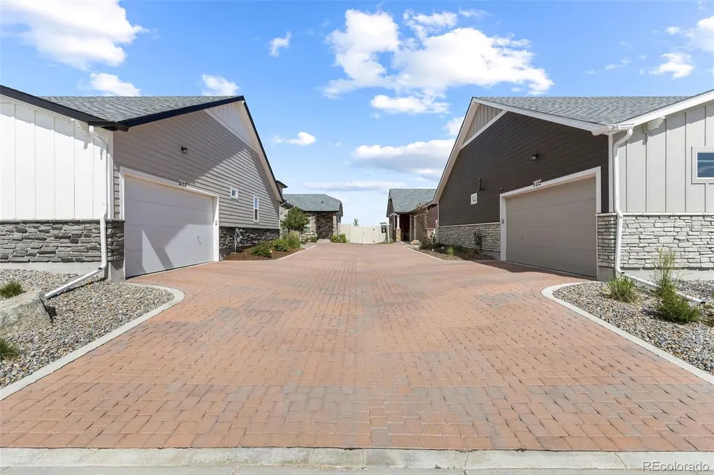 5126 N Quemoy Court Aurora CO 80019