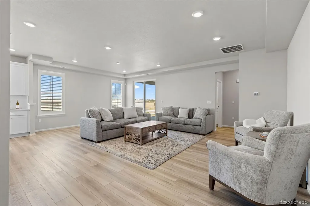 5126 N Quemoy Court Aurora CO 80019