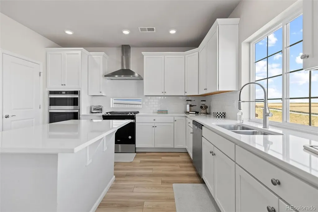 5126 N Quemoy Court Aurora CO 80019
