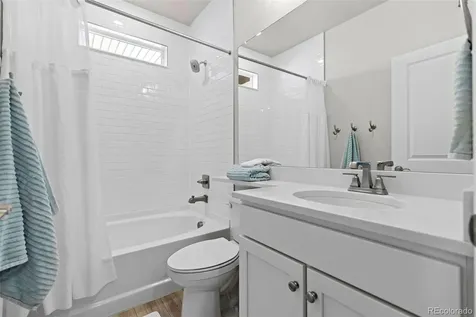 5126 N Quemoy Court Aurora CO 80019