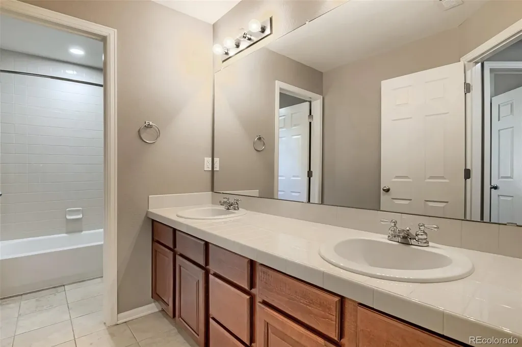 21210 E Bellewood Drive Aurora CO 80015