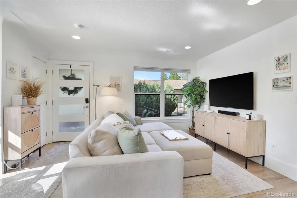350 Hudson Street Denver CO 80220