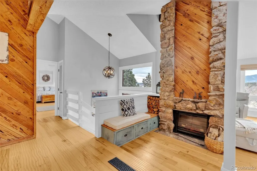 4452 Sentinel Rock Larkspur CO 80118