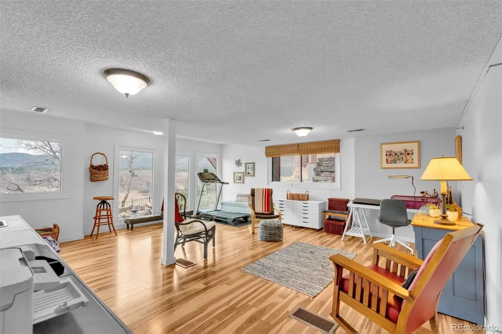 4452 Sentinel Rock Larkspur CO 80118