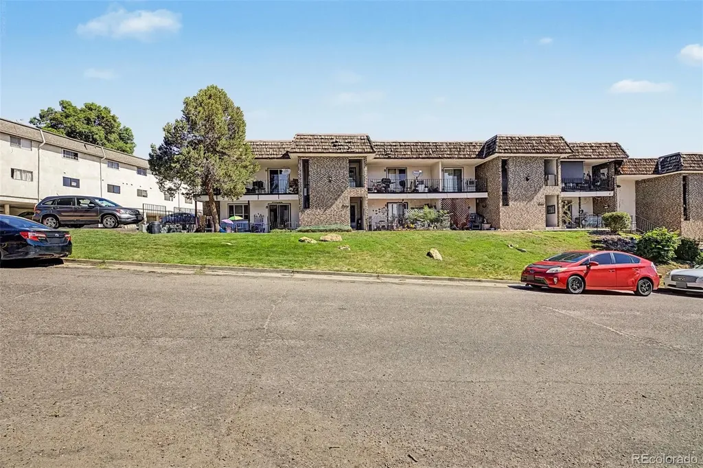 4593 S Lowell Boulevard Denver CO 80236
