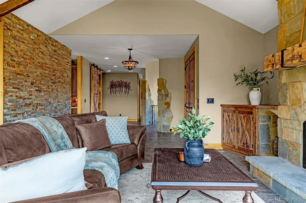 5596 Osage Way Larkspur CO 80118