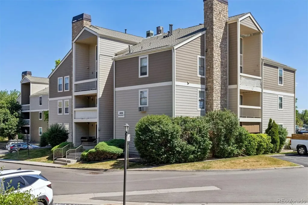 4896 S Dudley Street Littleton CO 80123