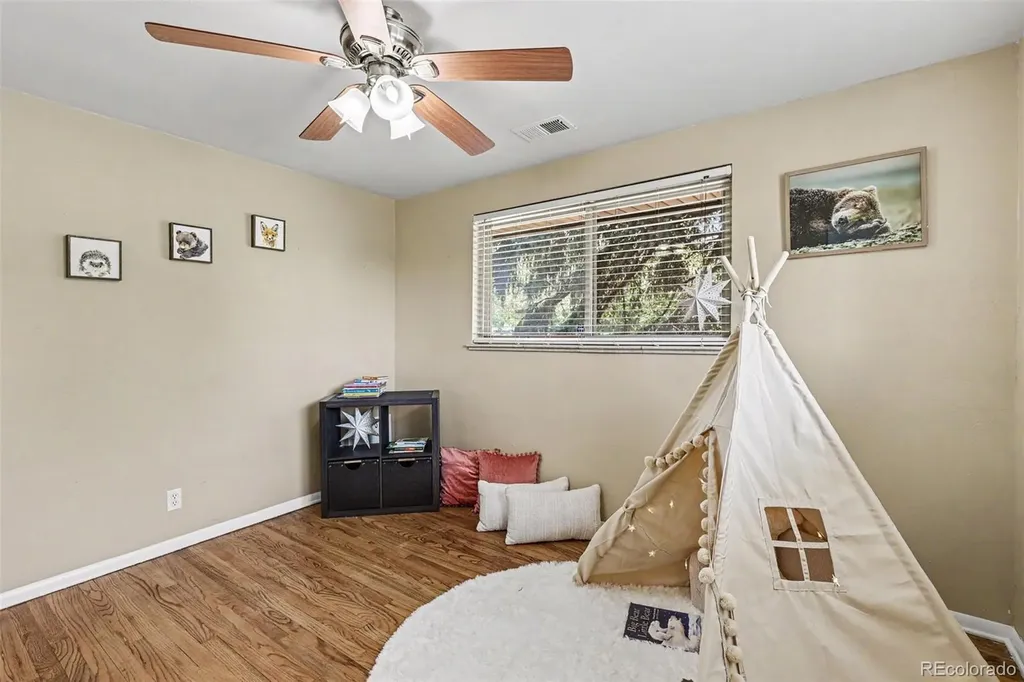 1601 N Dunkirk Street Aurora CO 80011