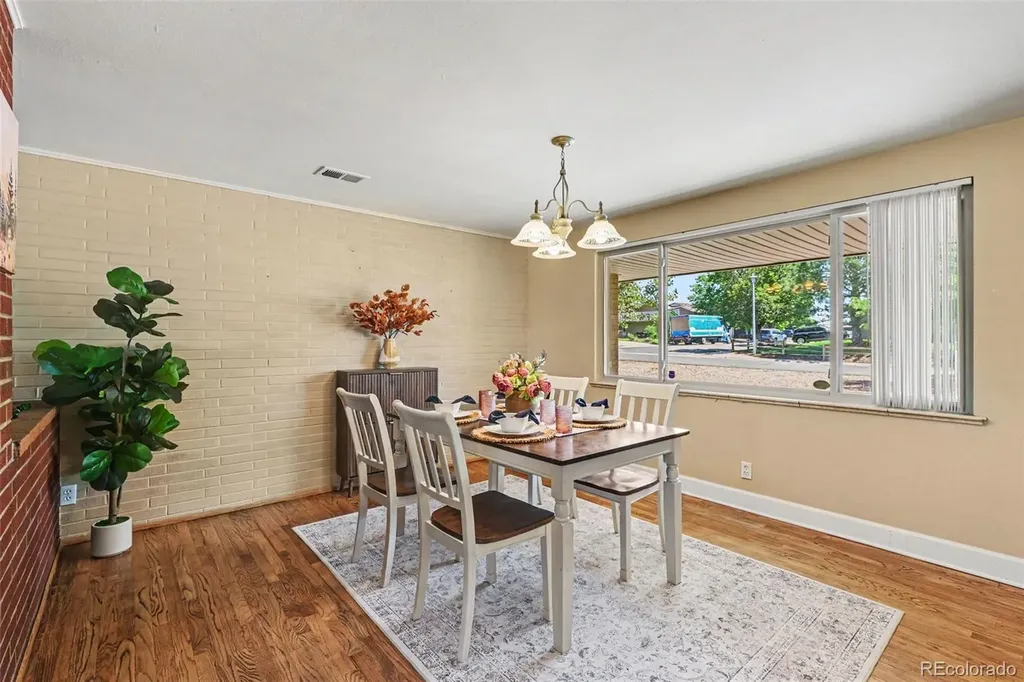1601 N Dunkirk Street Aurora CO 80011