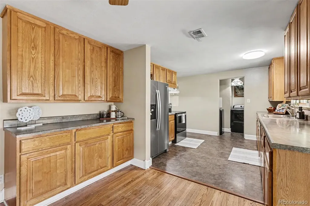 1601 N Dunkirk Street Aurora CO 80011